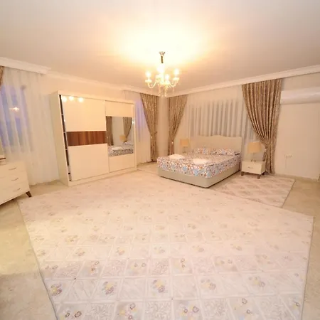 Panaroma Villalari *